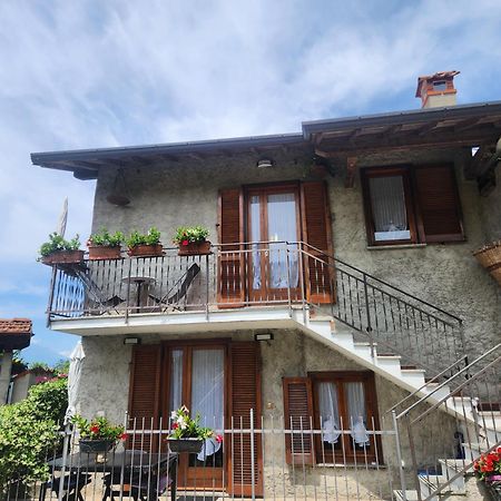 Laura'S Cottage With Lake View, Detached, 5 Kilometers From Varenna Lierna Buitenkant foto