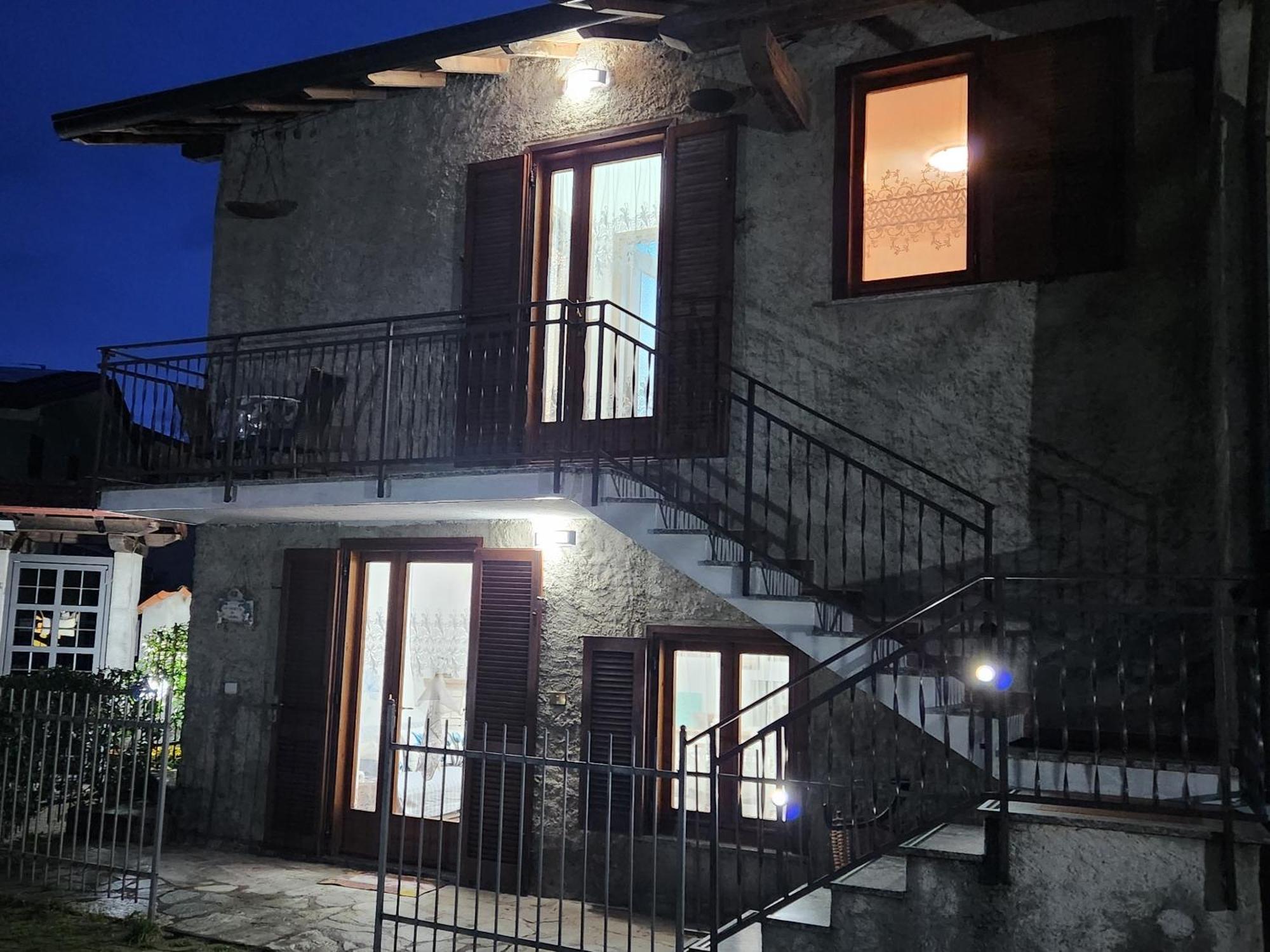 Laura'S Cottage With Lake View, Detached, 5 Kilometers From Varenna Lierna Buitenkant foto
