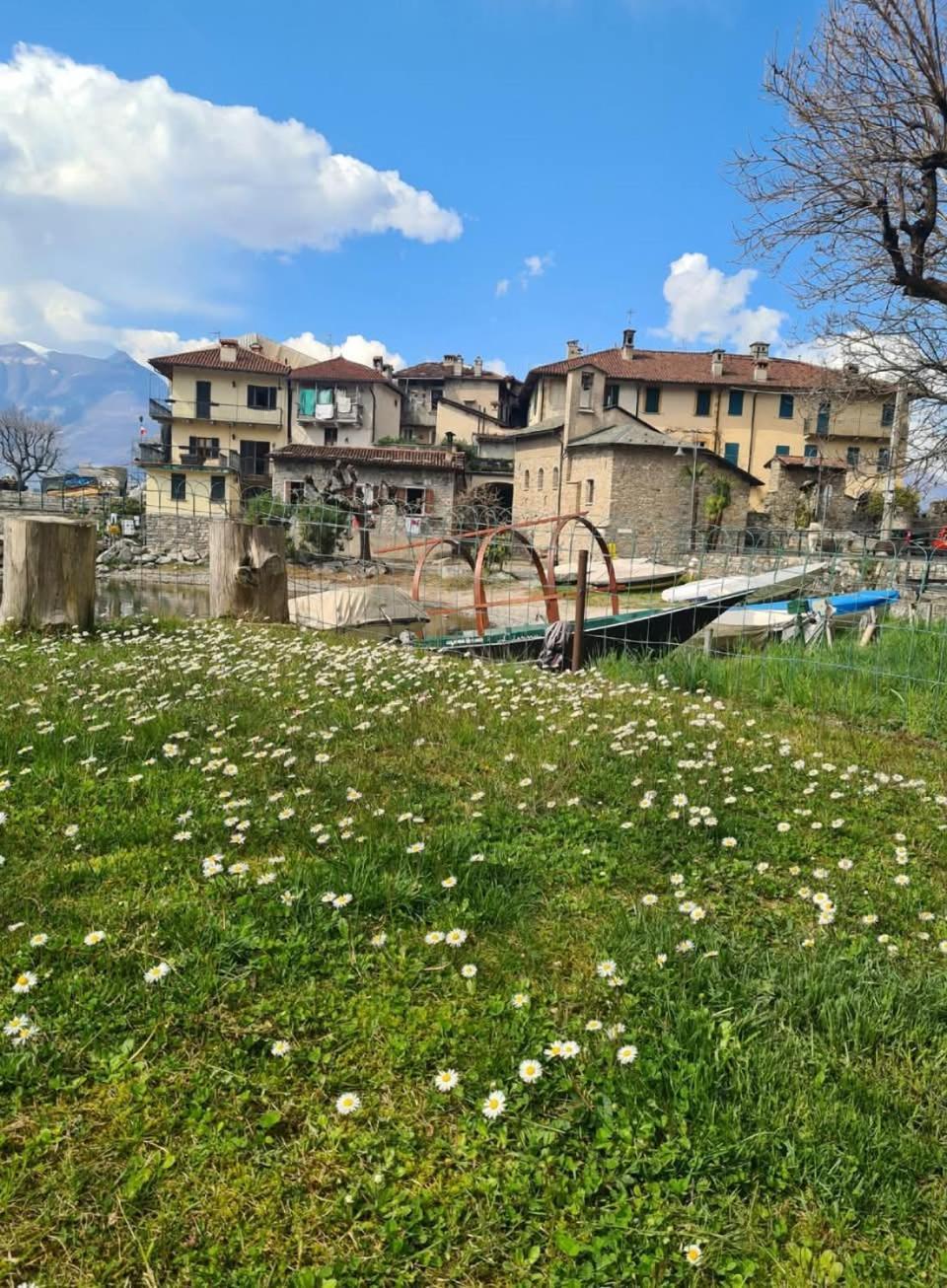 Laura'S Cottage With Lake View, Detached, 5 Kilometers From Varenna Lierna Buitenkant foto