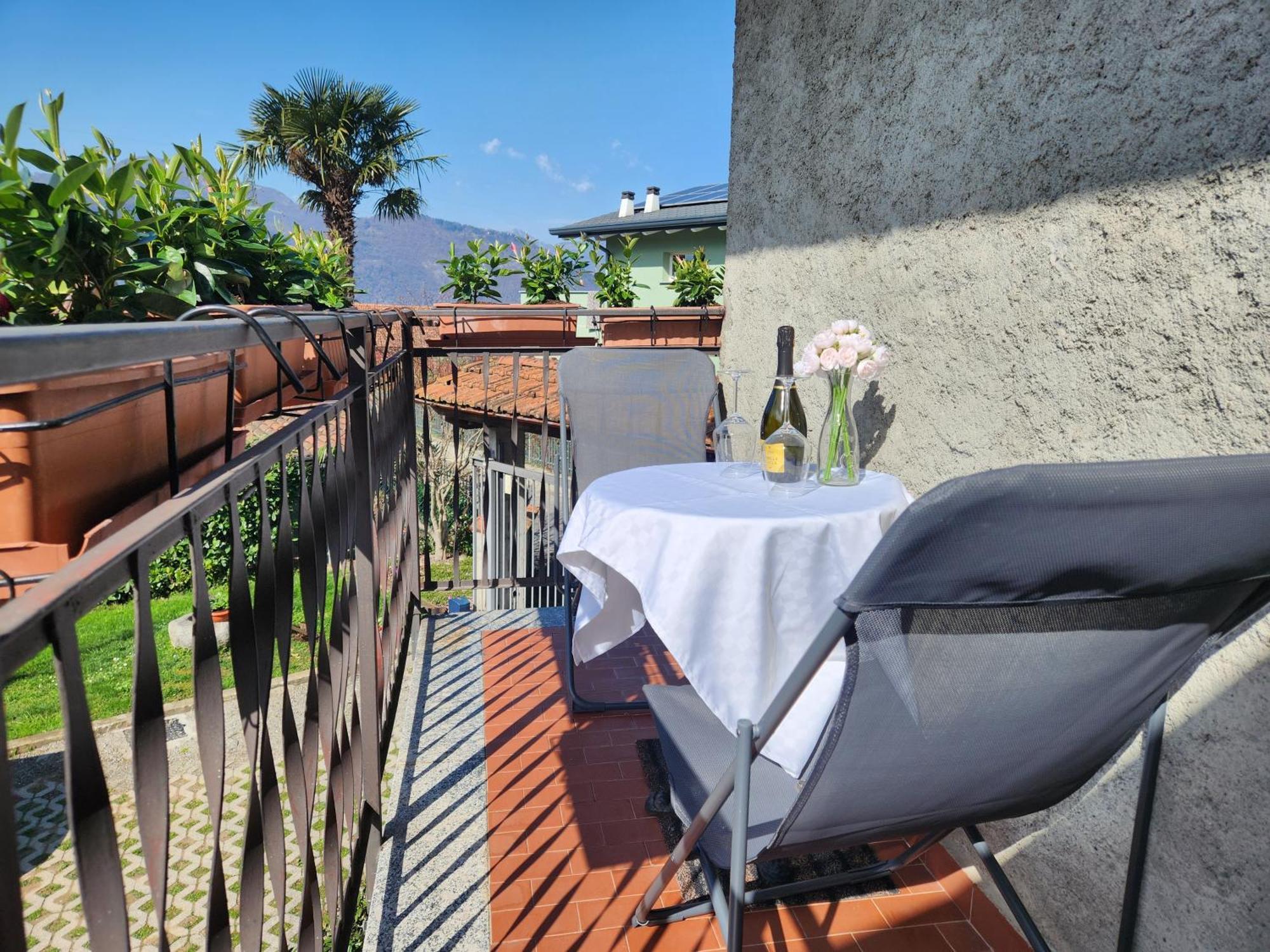 Laura'S Cottage With Lake View, Detached, 5 Kilometers From Varenna Lierna Buitenkant foto